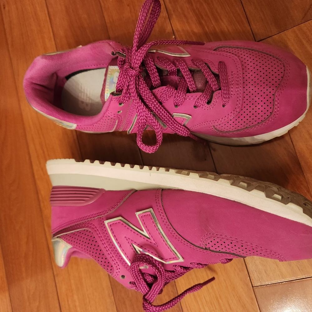 New Balance Women's Pink Sneakers 574